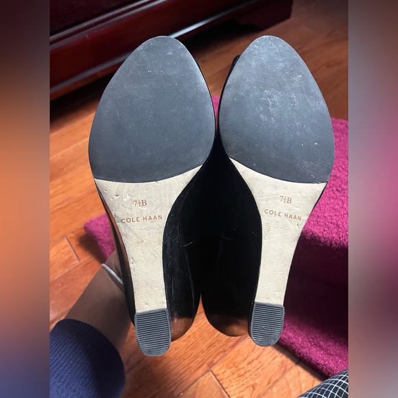 Black patent leather peep toe shoes, size 7.5 - Picture 4 of 5